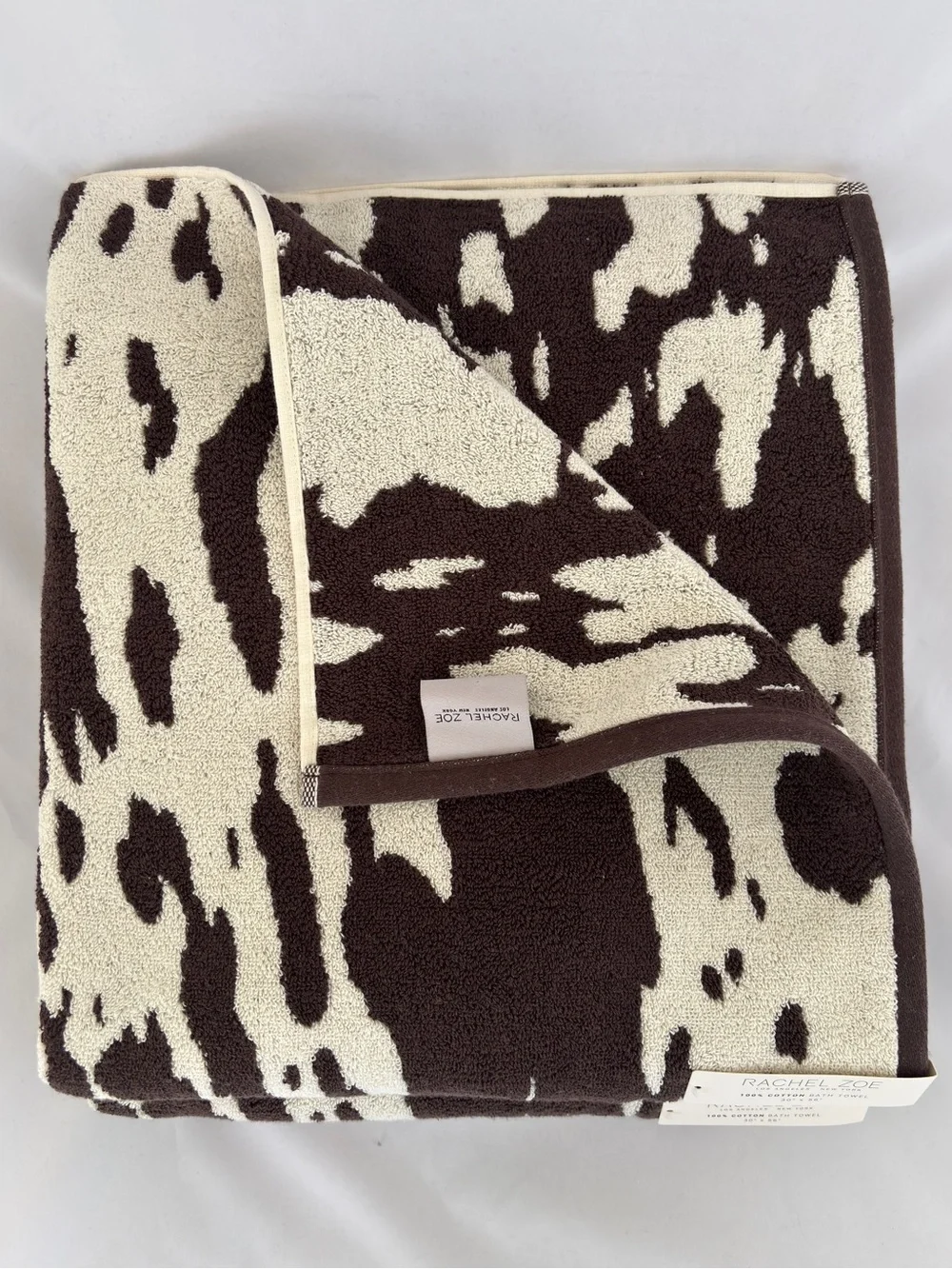 NWT Rachel Zoe Set of 2 Bath Towels Brown and Cream Cowhide Animal Print Cow